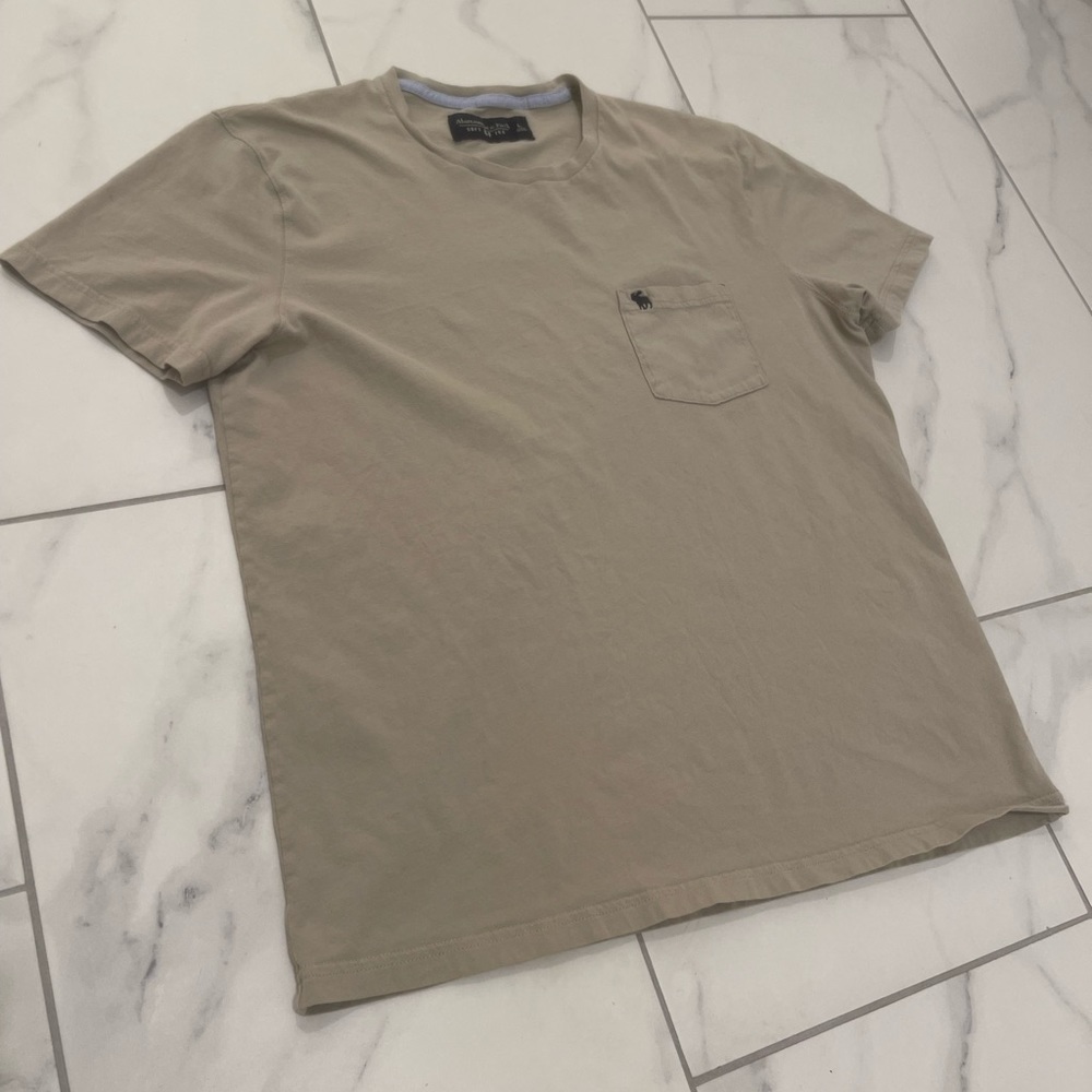 Men’s Large Abercrombie and Fitch brown shirt